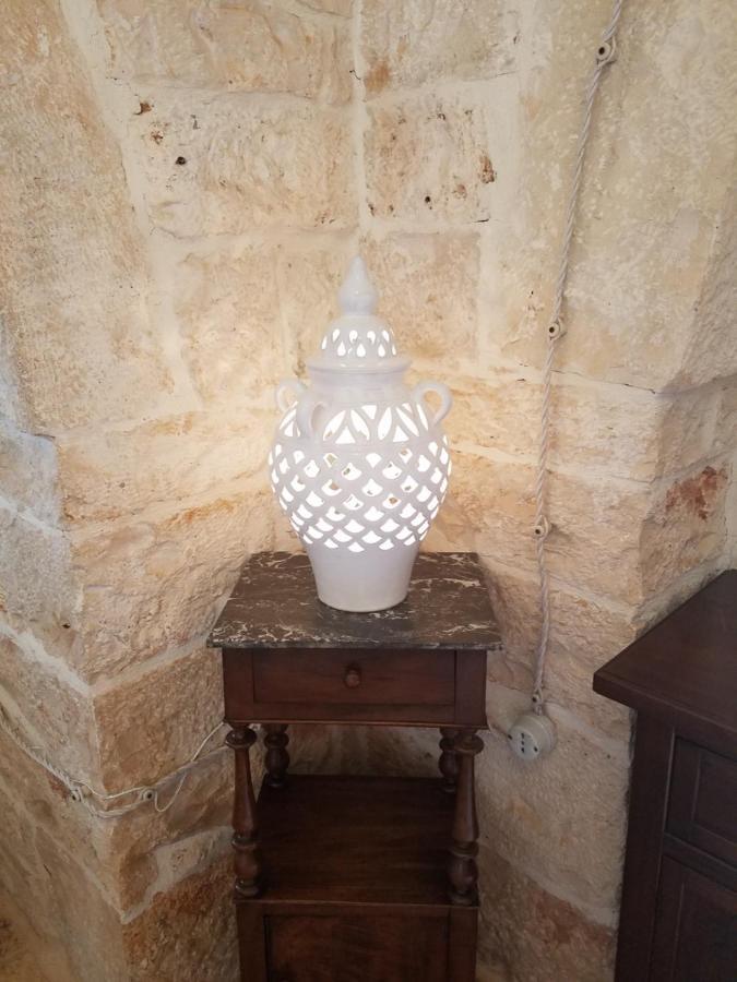 Antico Trullo Immerso Nella Campagna Alberobello